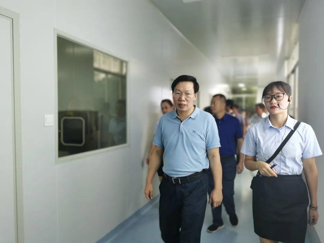 福建省人大常委会副主任檀云坤一行莅临元生泰视察指导(图7) 福建省人大常委会副主任檀云坤一行莅临元生泰视察指导(图7)