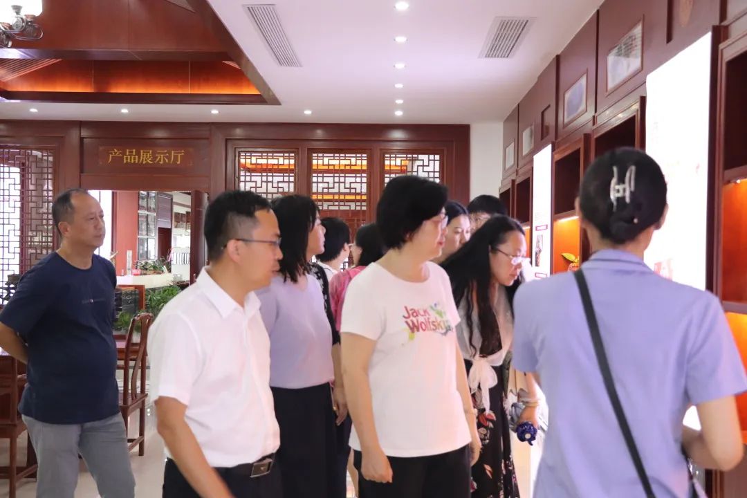 厦门大学工会干部学习班莅临元生泰健康产业园视察指导(图2) 图片