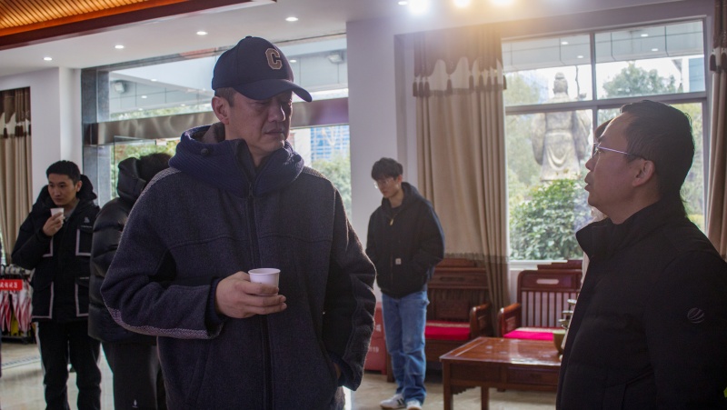 热烈欢迎知名演员、慈善家李亚鹏一行莅临元生泰参观考察(图2) 热烈欢迎知名演员、慈善家李亚鹏一行莅临元生泰参观考察(图2)