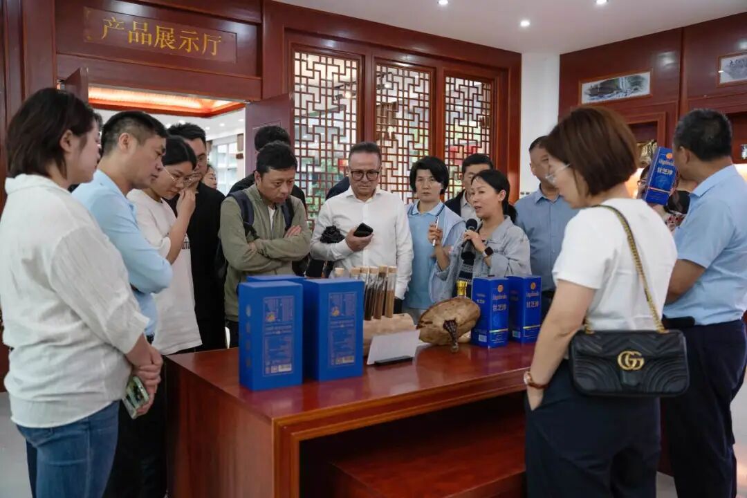 共探礼品渠道高质量发展新路径——福建省商务礼品协会一行莅临元生泰健康产业园考察交流(配图 8)